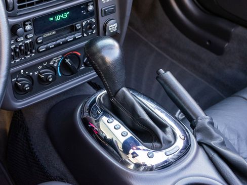 Used 2001 Chrysler Prowler image 25