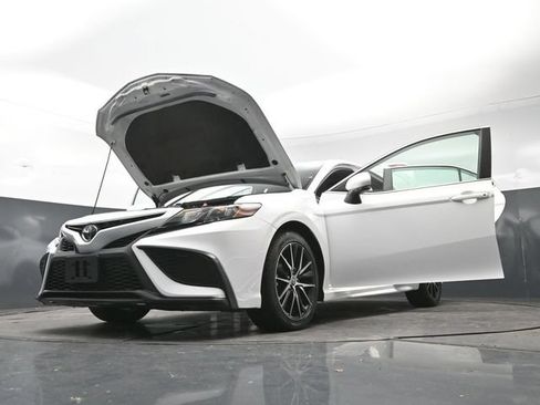 Used 2024 Toyota Camry SE FWD image 36