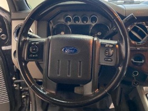 Used 2013 Ford F250 Lariat w/ Chrome Pkg RWD image 15