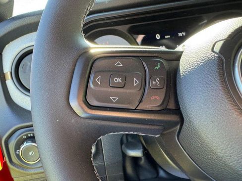 Used 2025 Jeep Wrangler Unlimited Sport AWD/4WD image 17