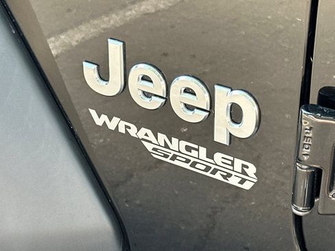 Used 2020 Jeep Wrangler Sport AWD/4WD image 23