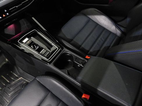 Used 2024 Volkswagen Golf R AWD/4WD image 58