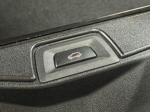 Used 2019 BMW X5 xDrive50i w/ M Sport Package image 40