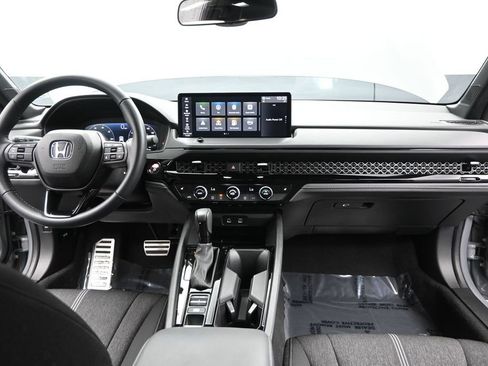 Certified 2025 Honda Accord Sport image 31