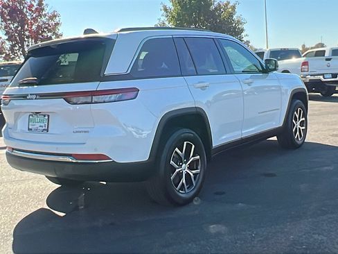 New 2025 Jeep Grand Cherokee Limited w/ Luxury Tech Group II image 3
