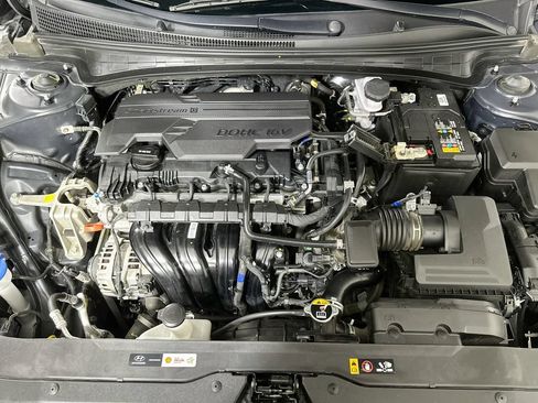 Used 2024 Hyundai Elantra SEL FWD image 9