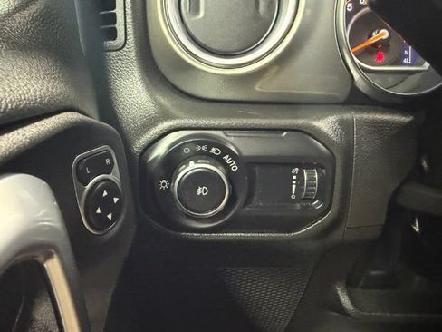 Used 2023 Jeep Wrangler Unlimited Sahara w/ Cold Weather Group AWD/4WD image 20