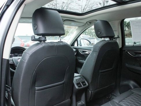 Used 2023 Buick Envision Avenir image 37