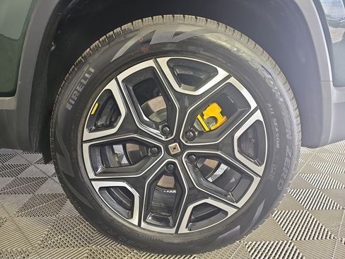 Used 2024 Rivian R1S Adventure image 10