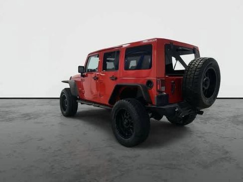 Used 2017 Jeep Wrangler Unlimited Sahara w/ Connectivity Group AWD/4WD image 2