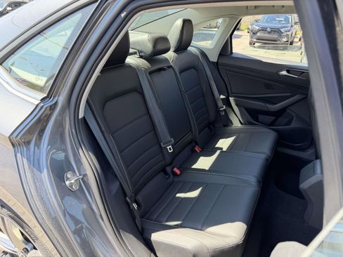Used 2024 Volkswagen Jetta SE FWD image 15