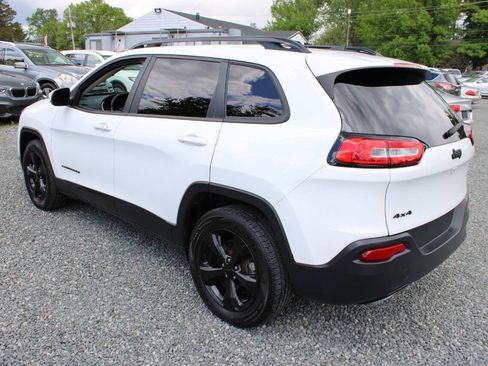 Used 2016 Jeep Cherokee High Altitude AWD/4WD image 9