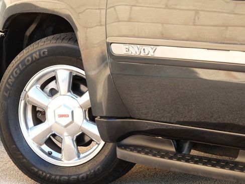 Used 2004 GMC Envoy SLT image 50