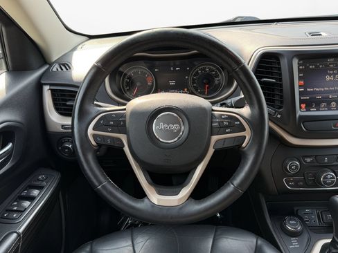 Used 2017 Jeep Cherokee Limited AWD/4WD image 14