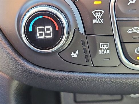 Used 2021 Chevrolet Equinox LT image 19