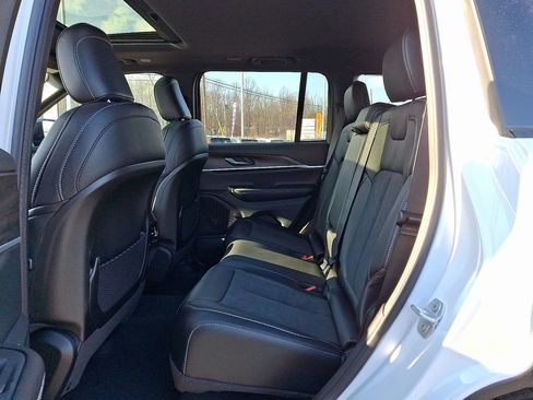 New 2026 Jeep Grand Cherokee Altitude AWD/4WD image 7