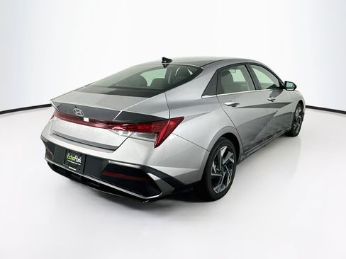 Used 2025 Hyundai Elantra SEL FWD image 9