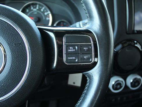Used 2017 Jeep Wrangler Unlimited Sahara AWD/4WD image 26