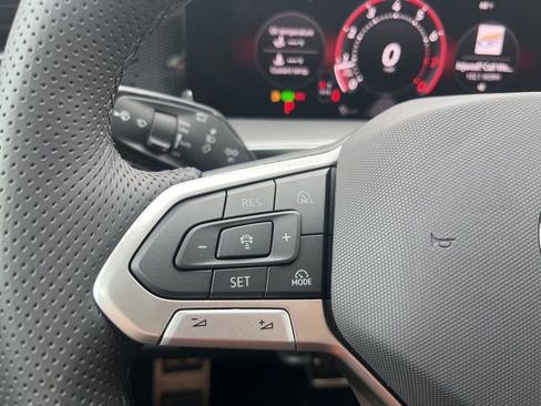 New 2026 Volkswagen Tiguan SE R-Line FWD image 9