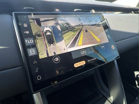 Used 2025 Land Rover Discovery Sport S image 28