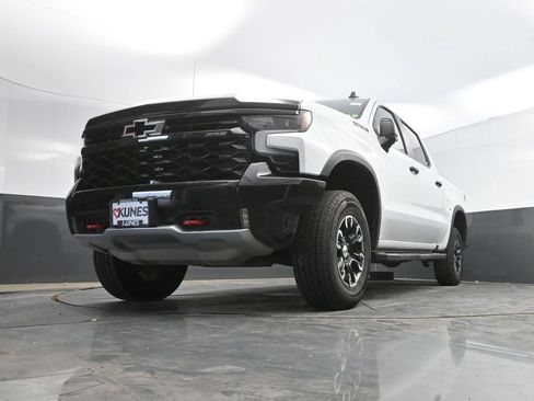 Used 2024 Chevrolet Silverado 1500 ZR2 AWD/4WD image 34