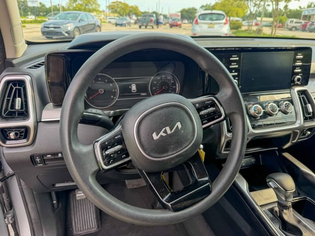 Used 2022 Kia Sorento LX FWD image 10