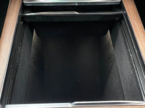 Used 2023 Tesla Model X image 50