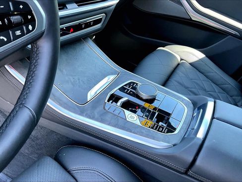 Used 2026 BMW X5 xDrive40i w/ M Sport Package image 16