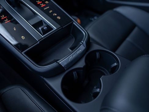 Certified 2026 Porsche Macan Turbo AWD/4WD image 16