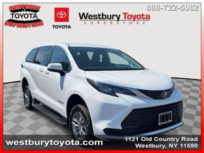 Used 2025 Toyota Sienna LE