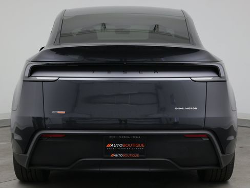 Used 2026 Tesla Model Y AWD image 7