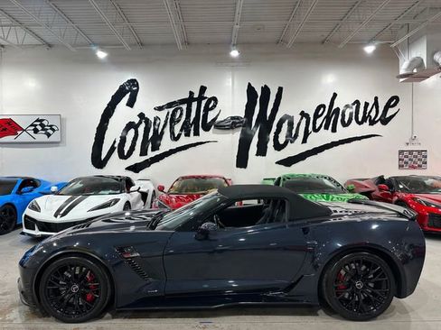 Used 2015 Chevrolet Corvette Z06 RWD image 2