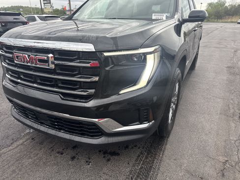 New 2025 GMC Acadia Elevation image 10