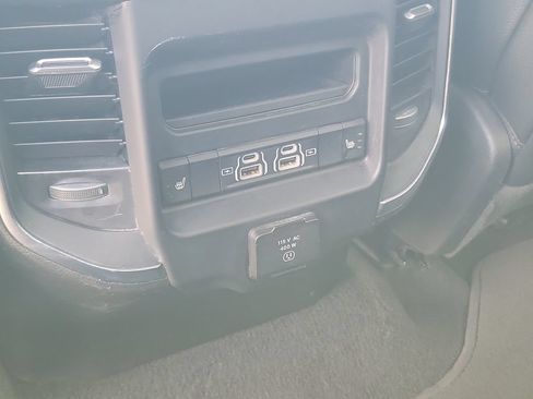 Used 2025 RAM 1500 Laramie AWD/4WD image 16