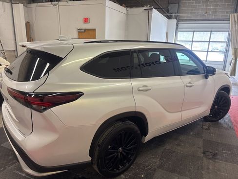 Used 2024 Toyota Highlander XSE image 8