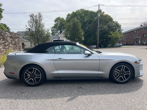 Used 2022 Ford Mustang Premium image 6