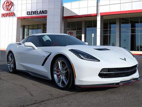 Used 2017 Chevrolet Corvette Stingray Coupe image 2