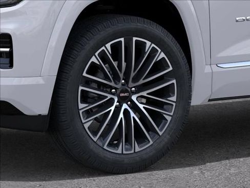 New 2027 GMC Terrain Denali w/ LPO, Floor Liner Package AWD/4WD image 9
