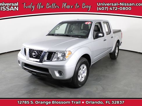 Used 2013 Nissan Frontier SV image 1