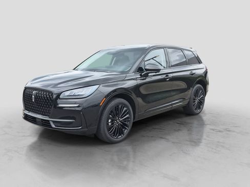 Used 2023 Lincoln Corsair AWD w/ Equipment Group 101A image 4