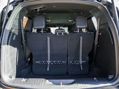 New 2026 Chrysler Pacifica Select image 9
