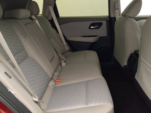 Used 2023 Nissan Rogue SV AWD/4WD image 19