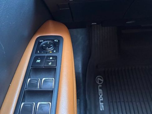Used 2022 Lexus RX 350L Premium w/ Premium Package AWD/4WD image 23