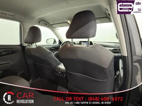 Used 2021 Toyota Highlander LE image 54