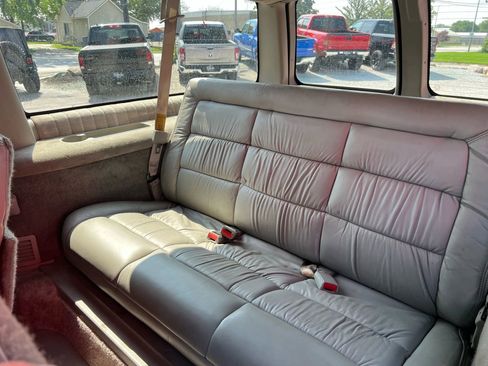 Used 1994 GMC Suburban 2500 image 14
