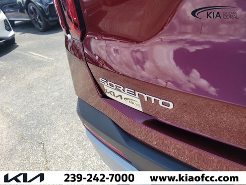 Certified 2025 Kia Sorento LX FWD image 10