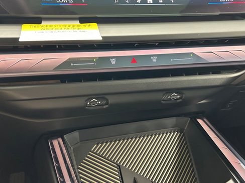 Used 2025 BMW X3 xDrive30i w/ Convenience Package image 19