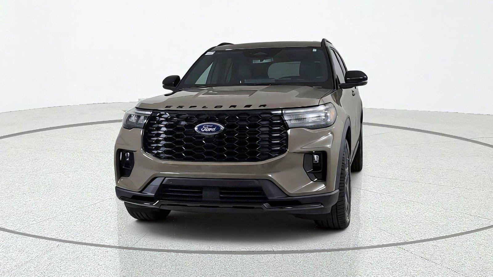 Used 2026 Ford Explorer ST-Line w/ ST-Line Street Pack AWD/4WD image 2