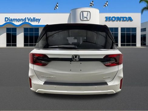 New 2026 Honda Odyssey Touring image 4