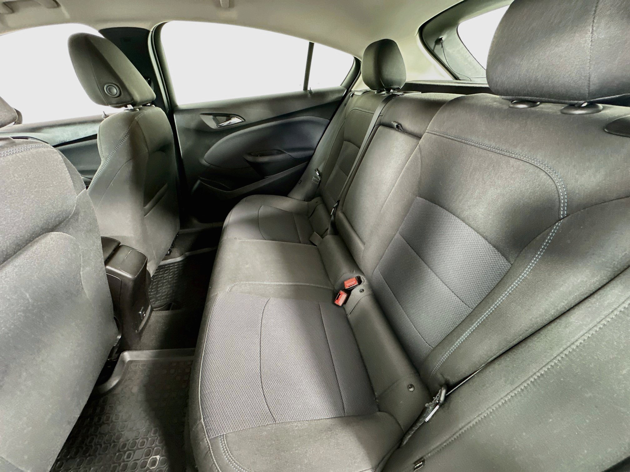 Used 2018 Chevrolet Cruze LT w/ Convenience Package FWD image 23